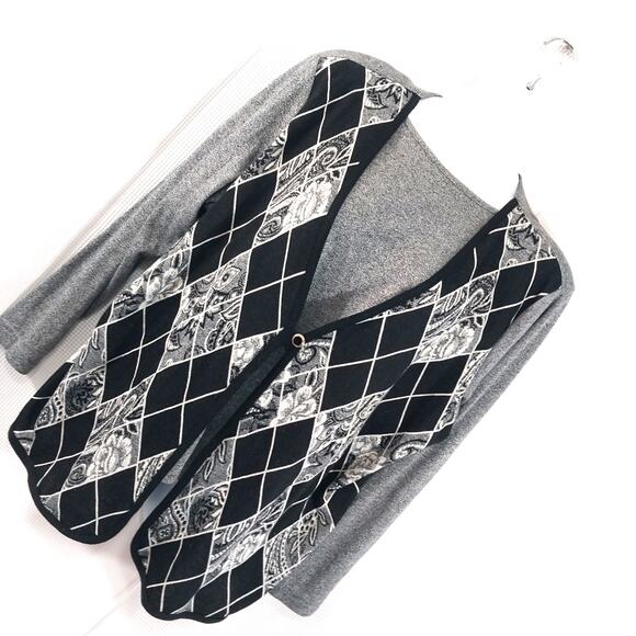NWOT! ALFRED DUNNER! BLACK, GRAY, WHITE KNIT FAUX TWIN SET PAISLEY ARGYLE! SZ 2X - Picture 1 of 8